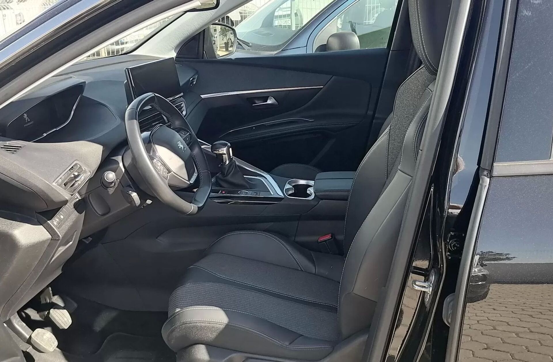 PEUGEOT 3008 1.5 BlueHDi Allure