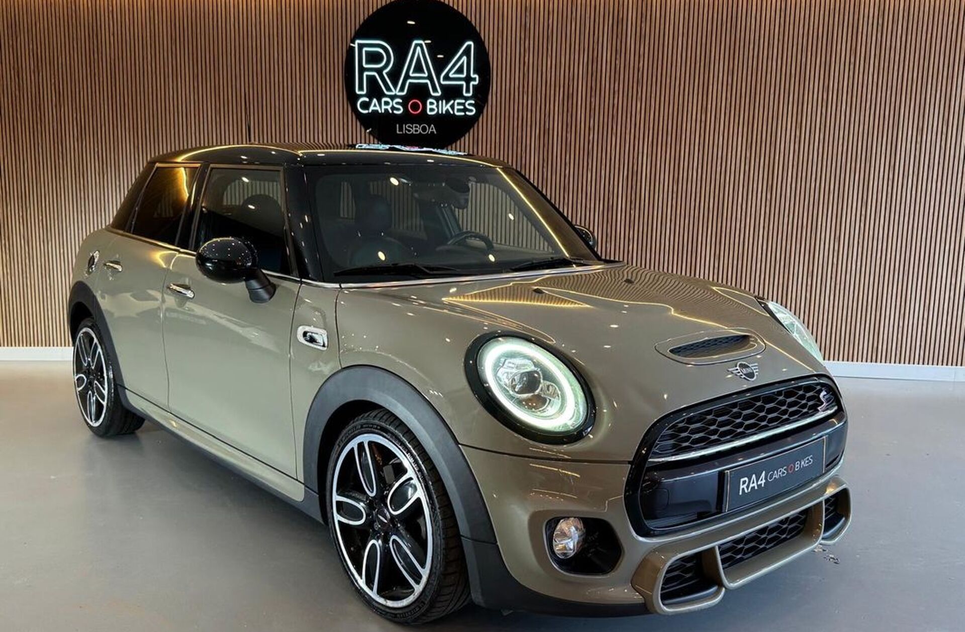 MINI Mini Cooper SD Auto Desportiva