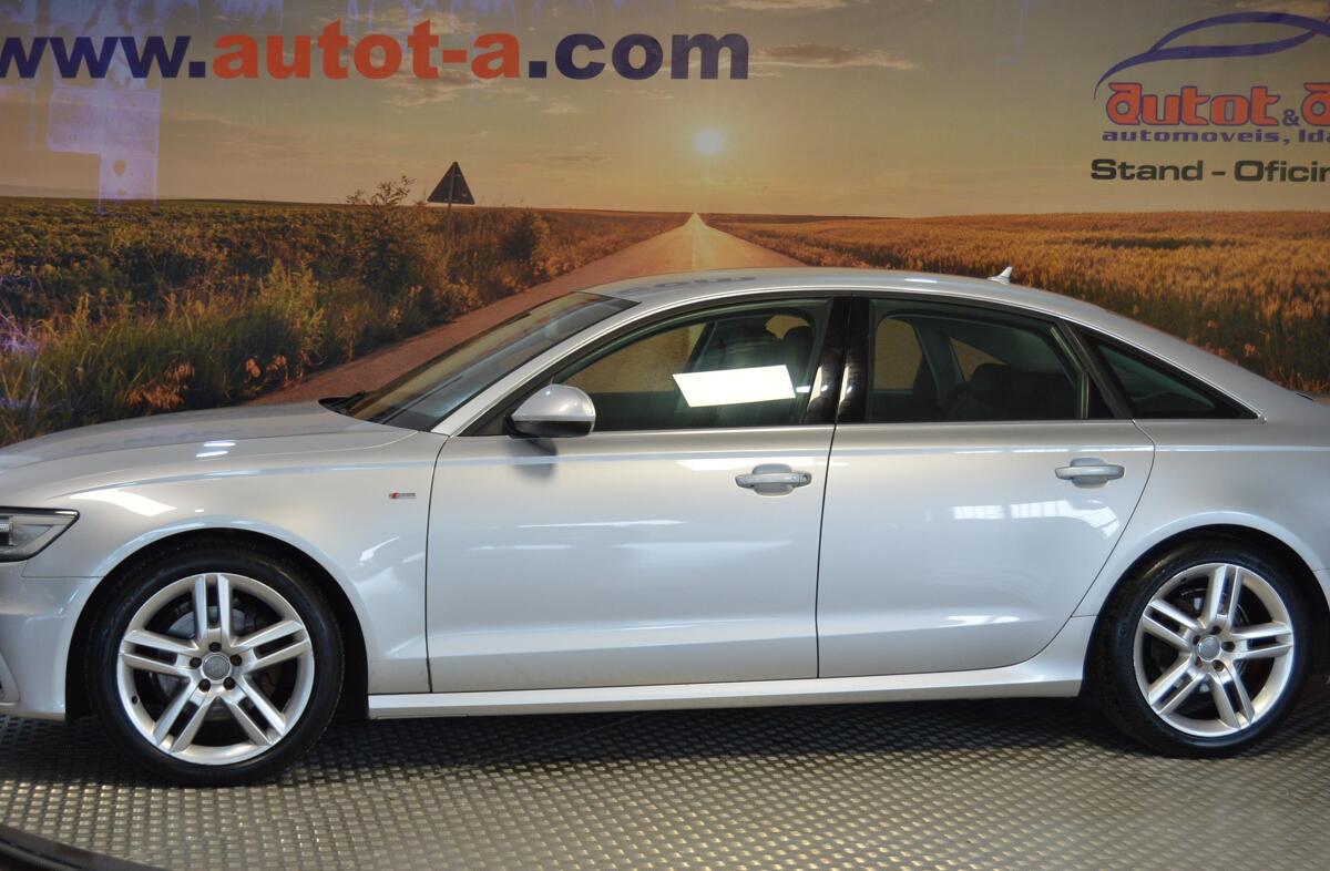 AUDI A6 2.0 TDi S-line Multitronic