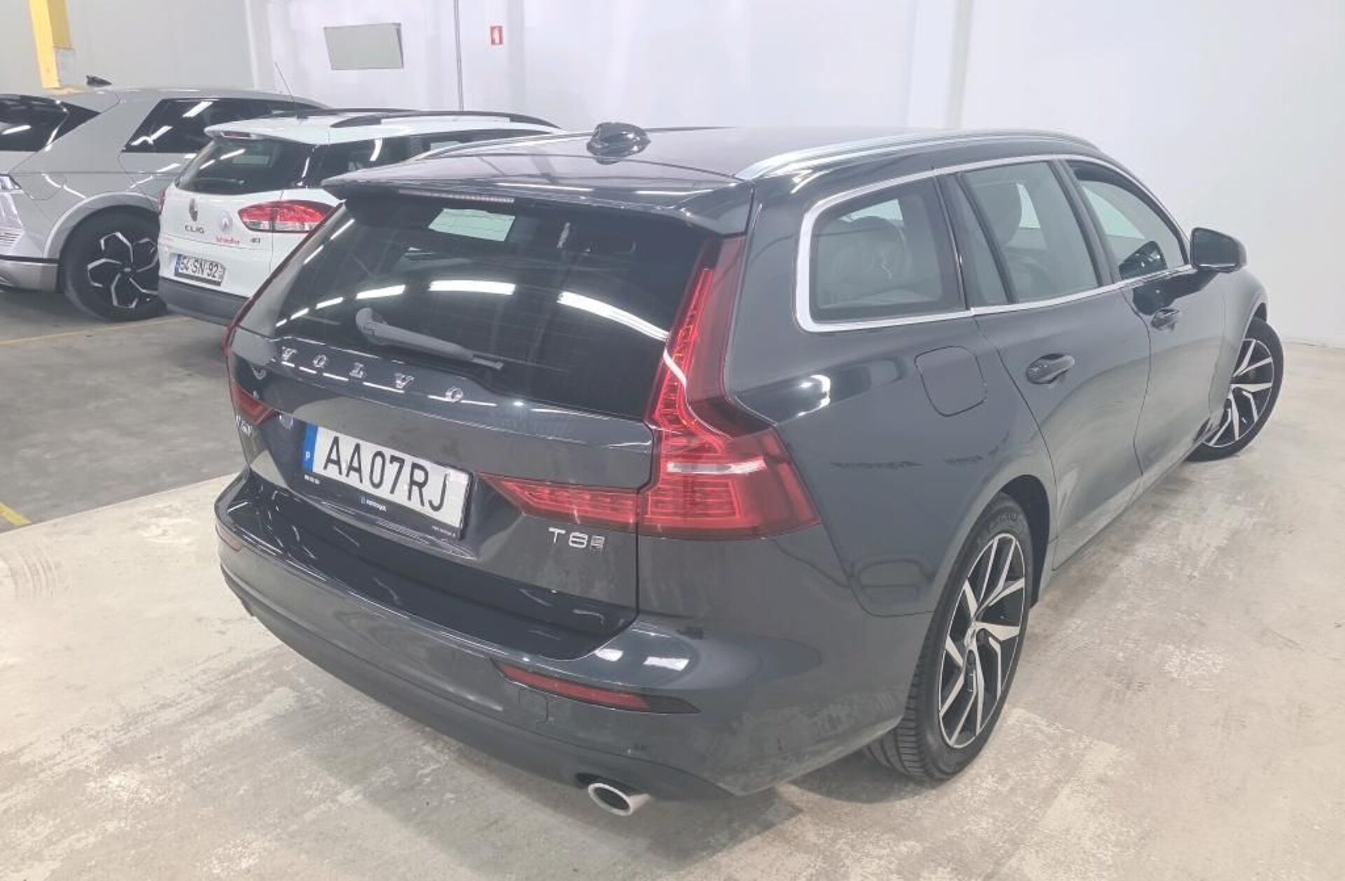 VOLVO V60 2.0 T8 AWD TE Momentum Plus