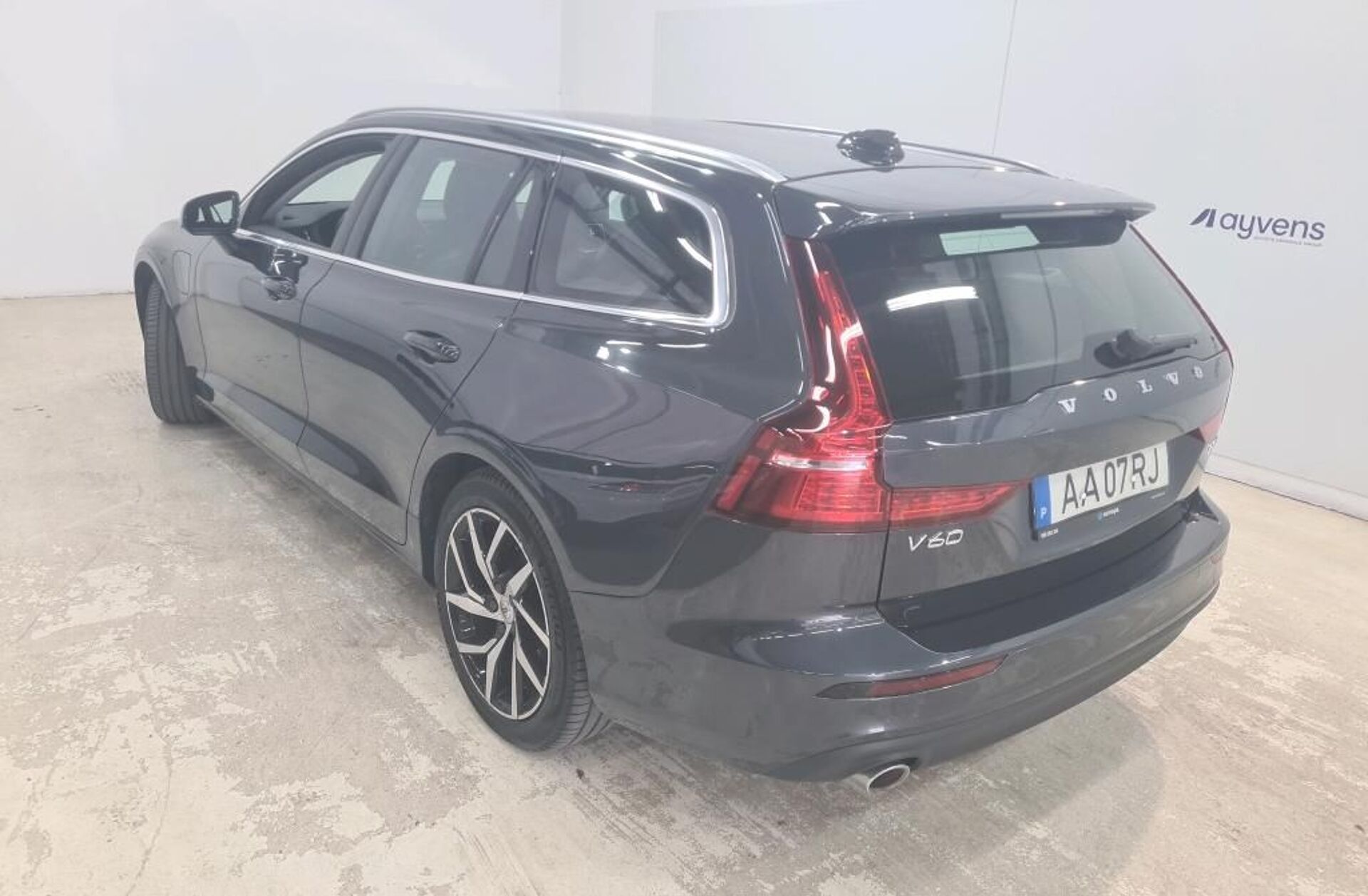 VOLVO V60 2.0 T8 AWD TE Momentum Plus