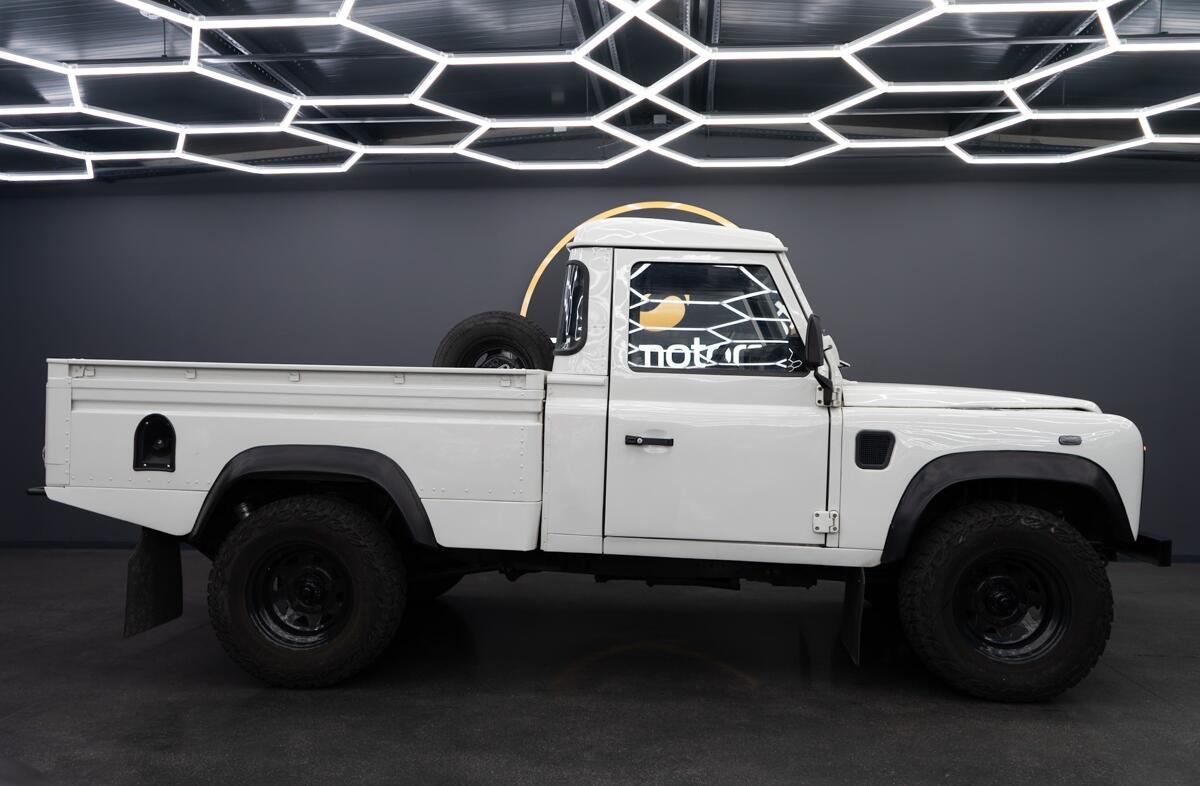 LAND ROVER Defender 90 PU 2.5 Td5 S