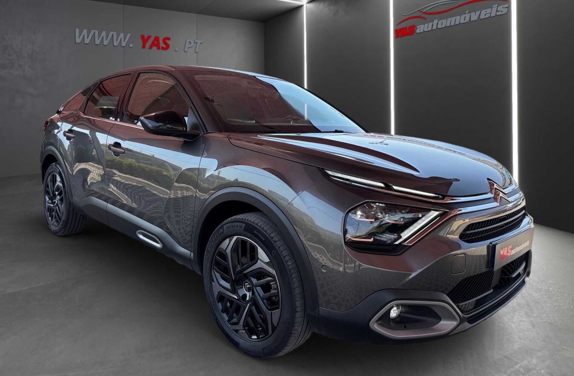 CITROEN C4 1.2 PureTech Shine EAT8