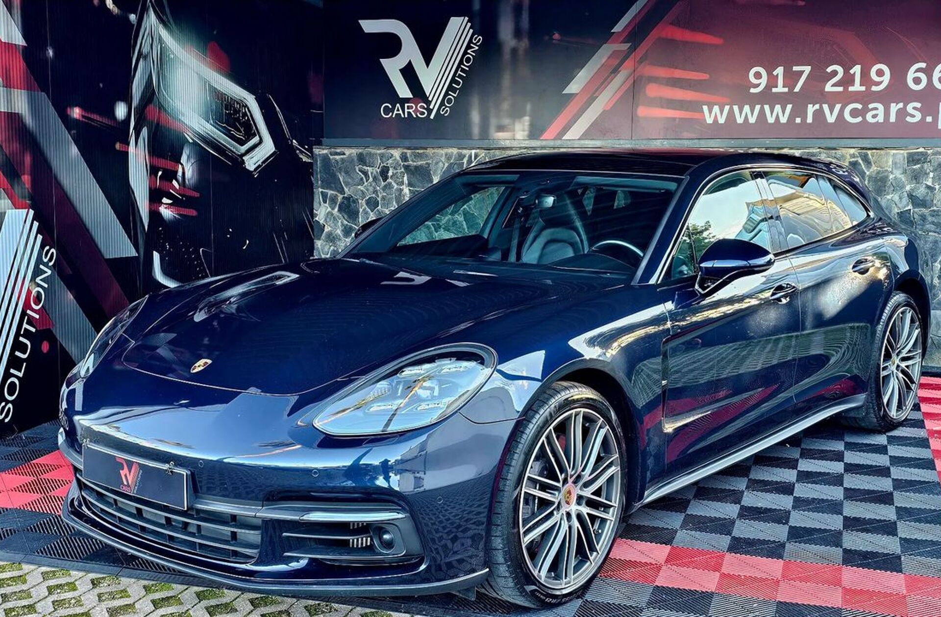 PORSCHE Panamera 4 E-Hybrid Platinum Edition