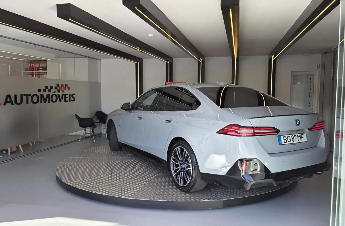 BMW Serie-5 530 e Pack Desportivo M