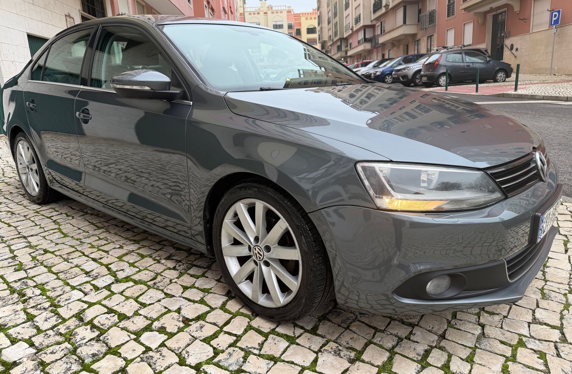 VOLKSWAGEN Jetta 1.6 TDi Confortline BM