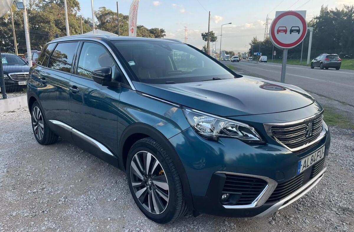 PEUGEOT 5008 1.6 BlueHDi Allure