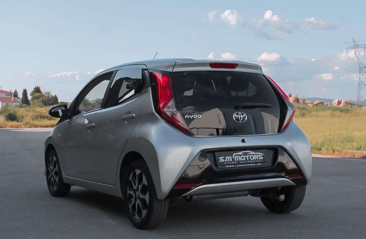 TOYOTA Aygo 1.0 X-Play Plus