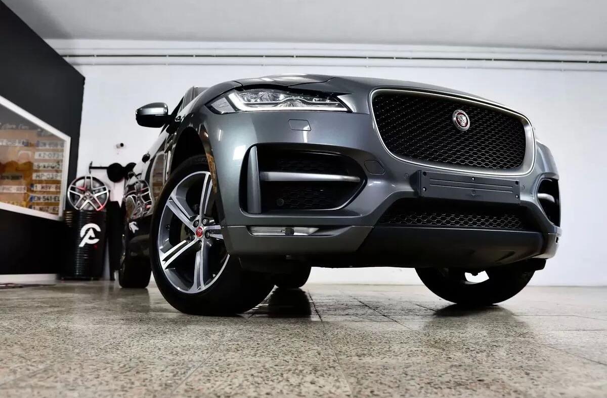 JAGUAR F-Pace 2.0 i4D R-Sport AWD Aut.