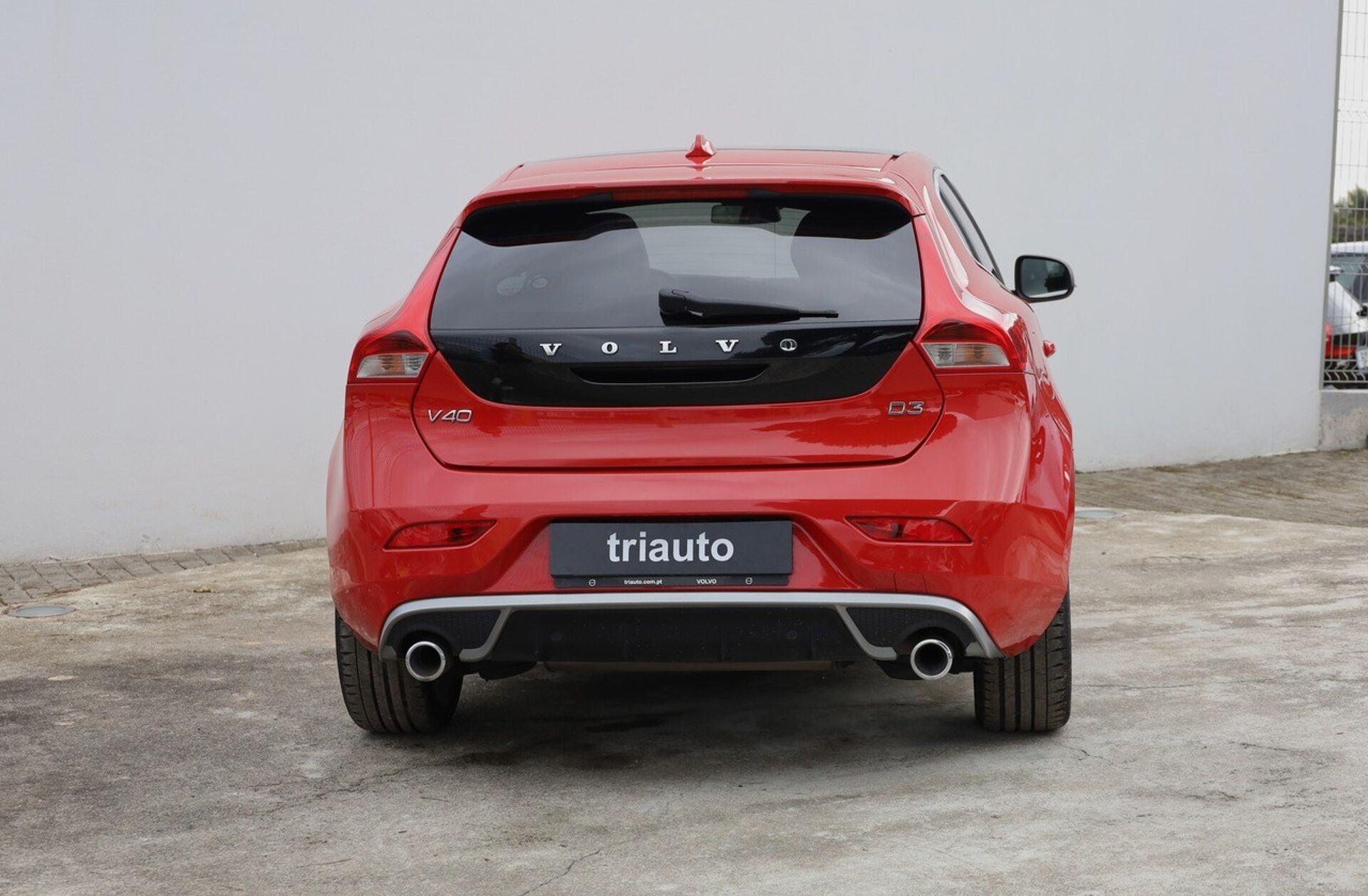 VOLVO V40 2.0 D3 R-Design