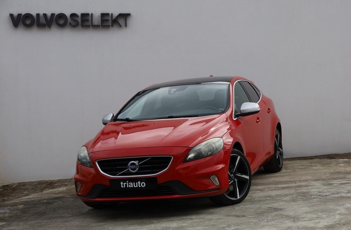 VOLVO V40 2.0 D3 R-Design