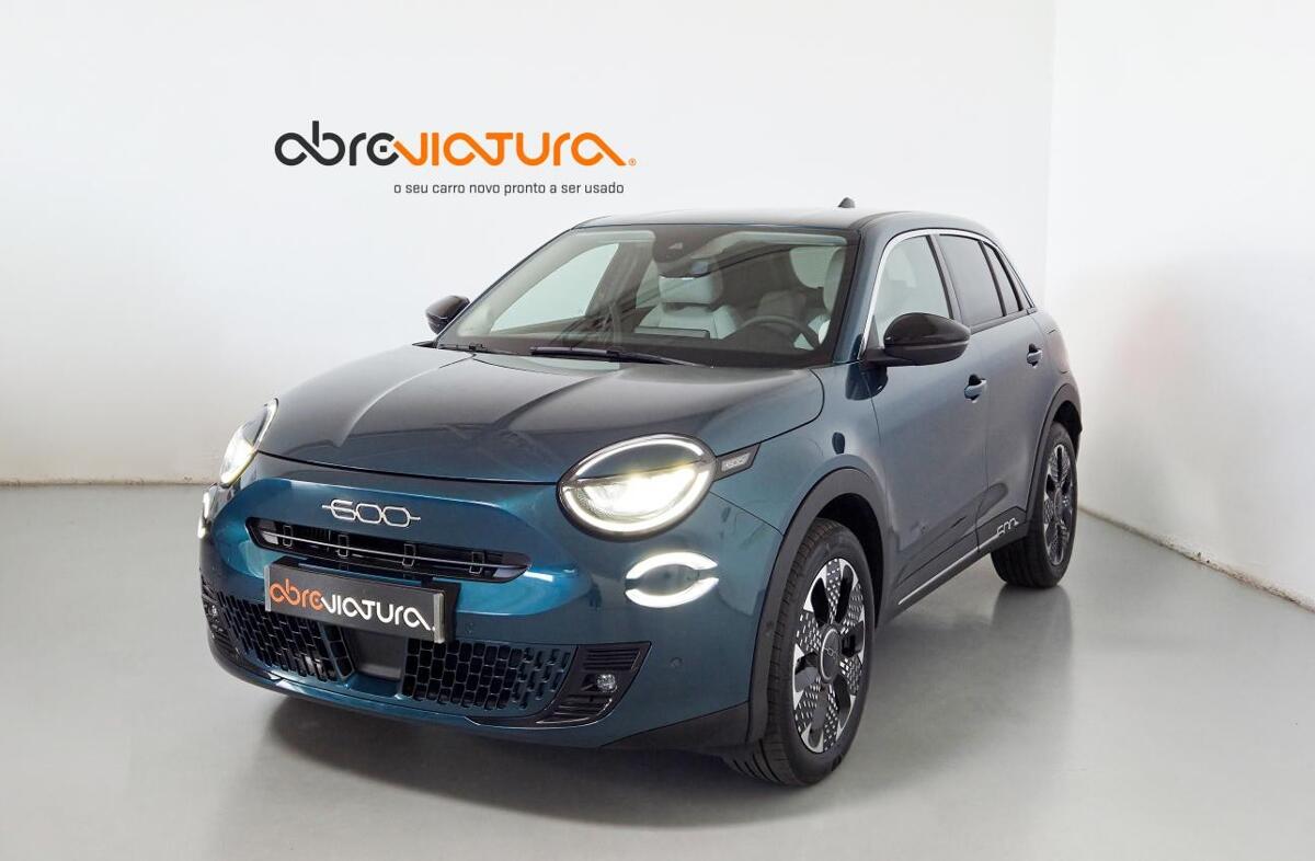 FIAT 600 1.2 Hybrid La Prima