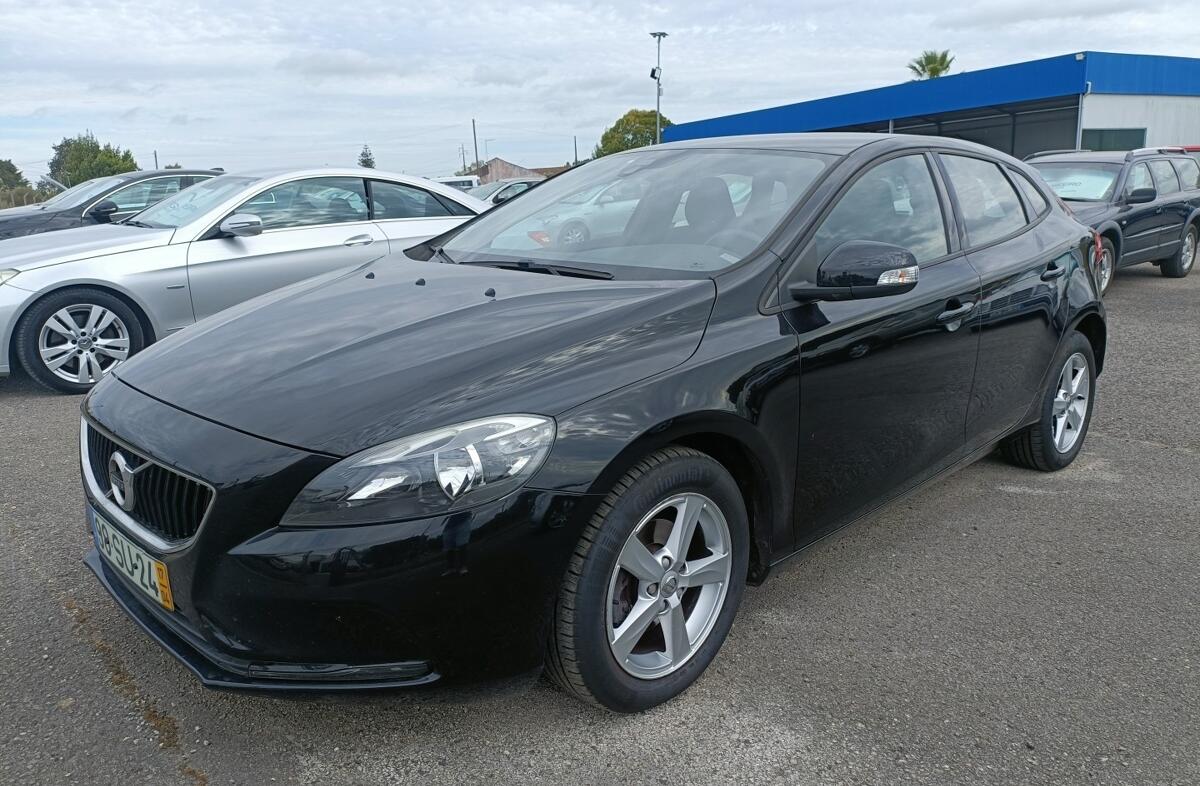 VOLVO V40 2.0 D2 Momentum