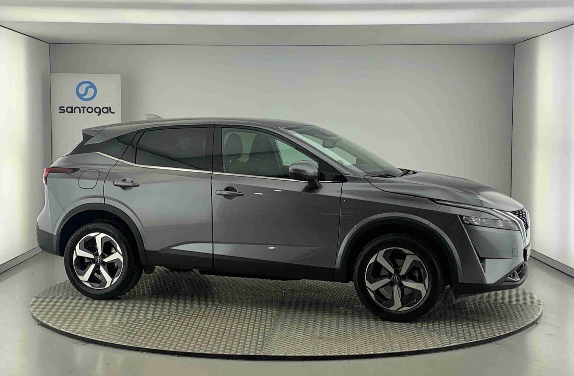 NISSAN Qashqai 1.3 DIG-T N-Connecta LED Xtronic