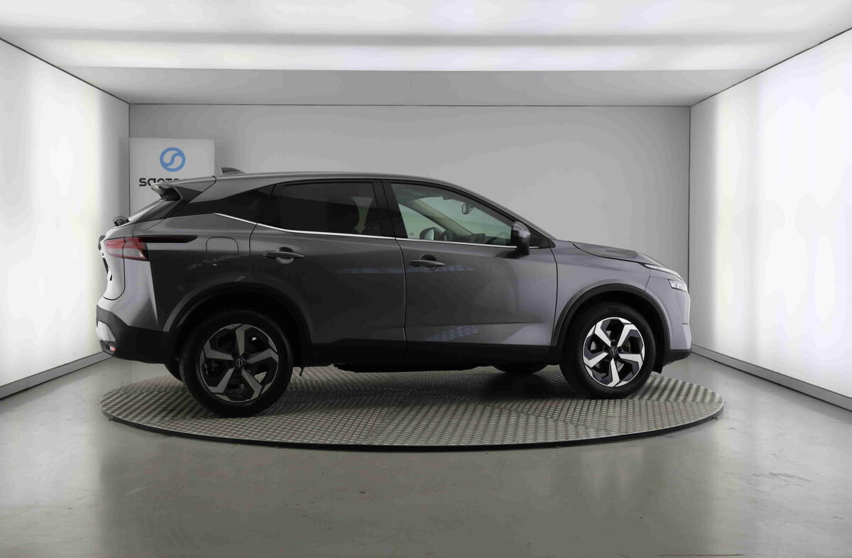 NISSAN Qashqai 1.3 DIG-T N-Connecta LED Xtronic