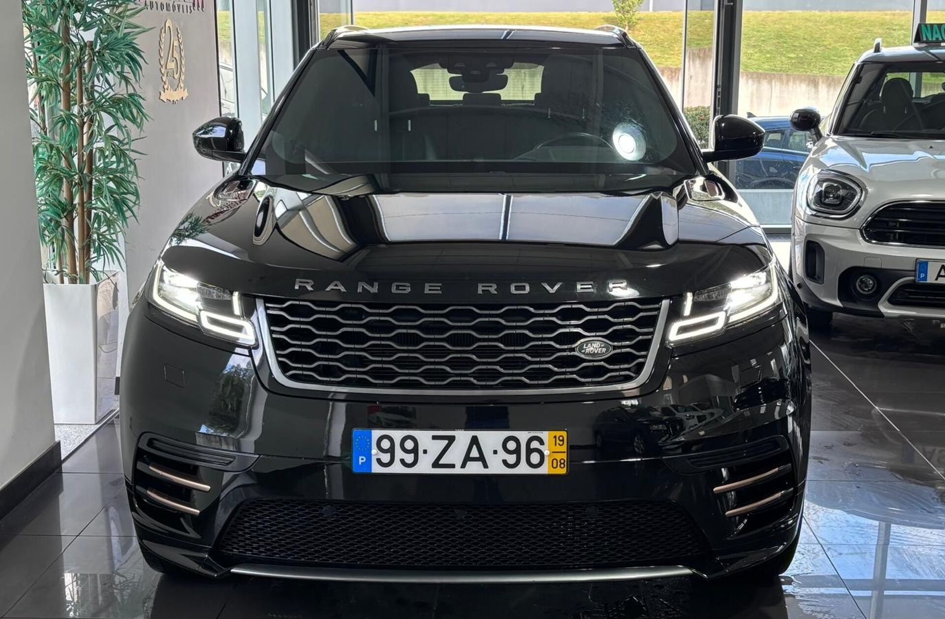 LAND ROVER Range Rover Velar 2.0 R-Dynamic