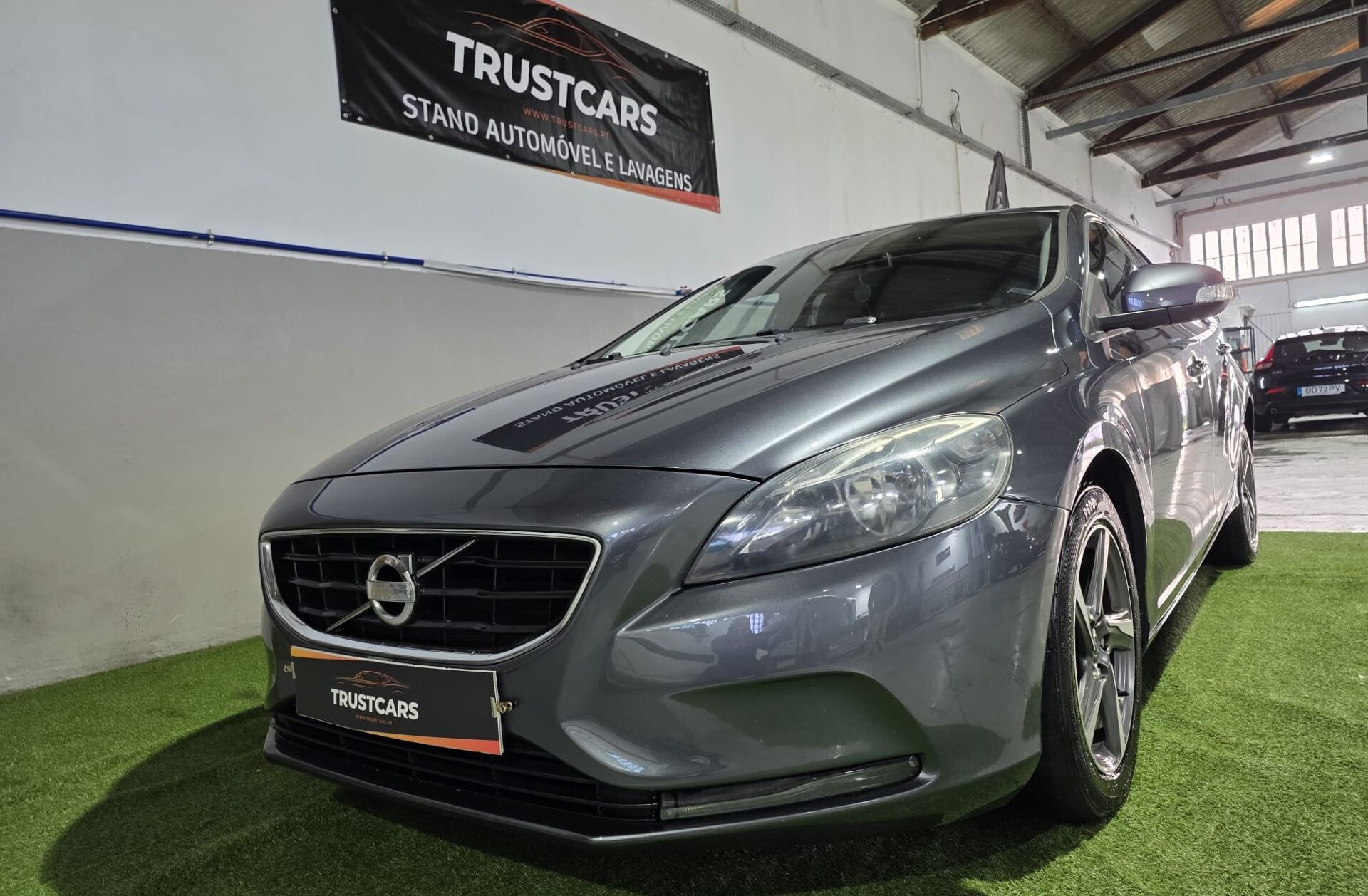 VOLVO V40 1.6 D2 Momentum Eco