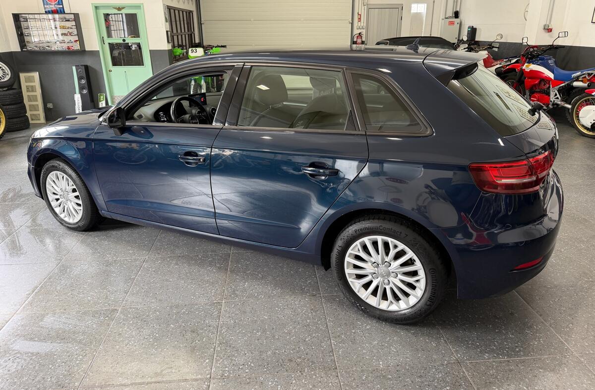 AUDI A3 1.6 TDi Advance Ultra