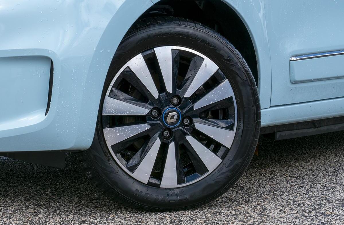 RENAULT Twingo Z.E. 22 Intens