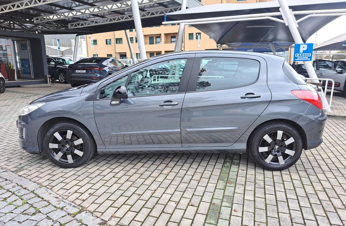 PEUGEOT 308 1.6 HDi Executive