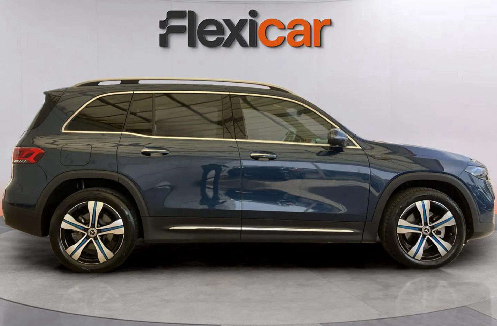 MERCEDES EQB 300 4Matic Progressive