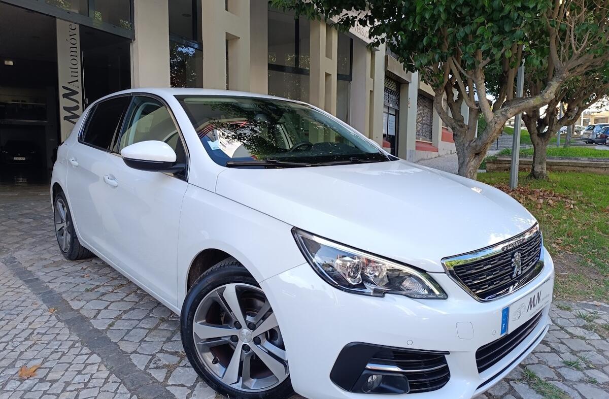 PEUGEOT 308 1.2 PureTech Allure