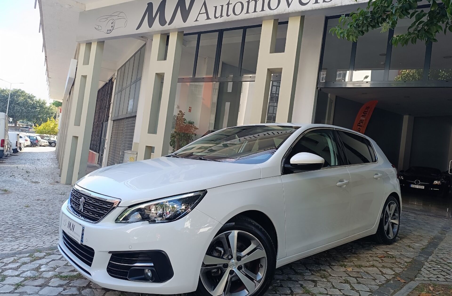 PEUGEOT 308 1.2 PureTech Allure