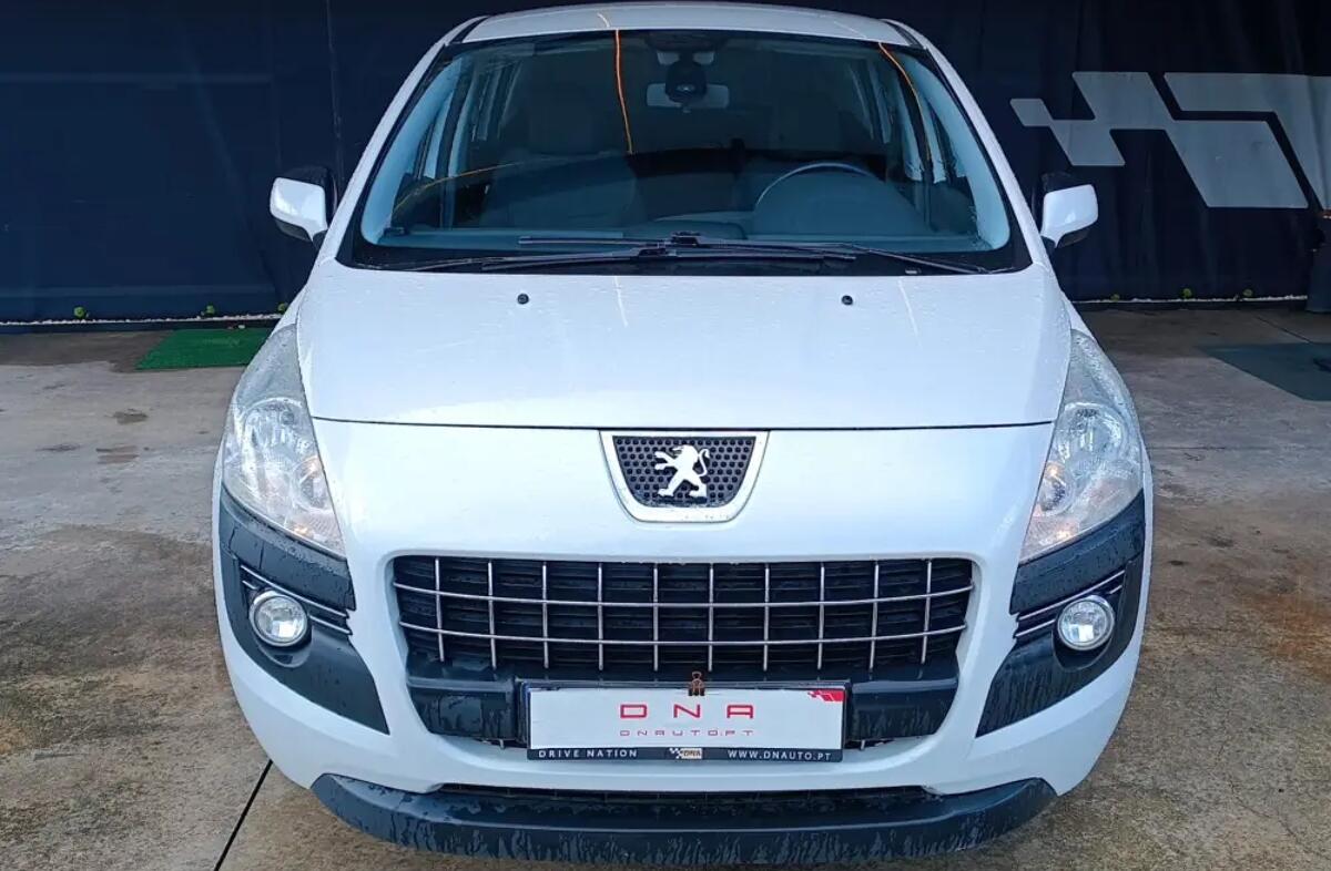 PEUGEOT 3008 1.6 HDi Premium