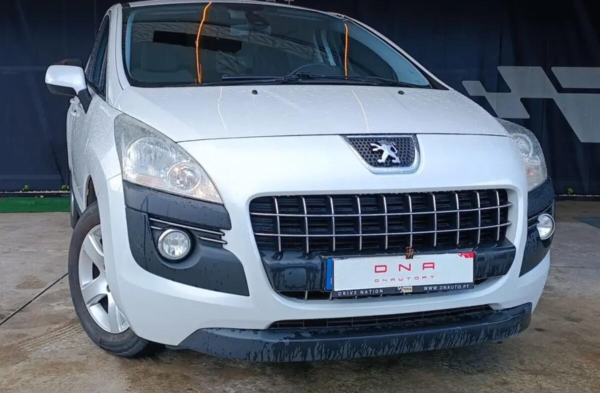 PEUGEOT 3008 1.6 HDi Premium