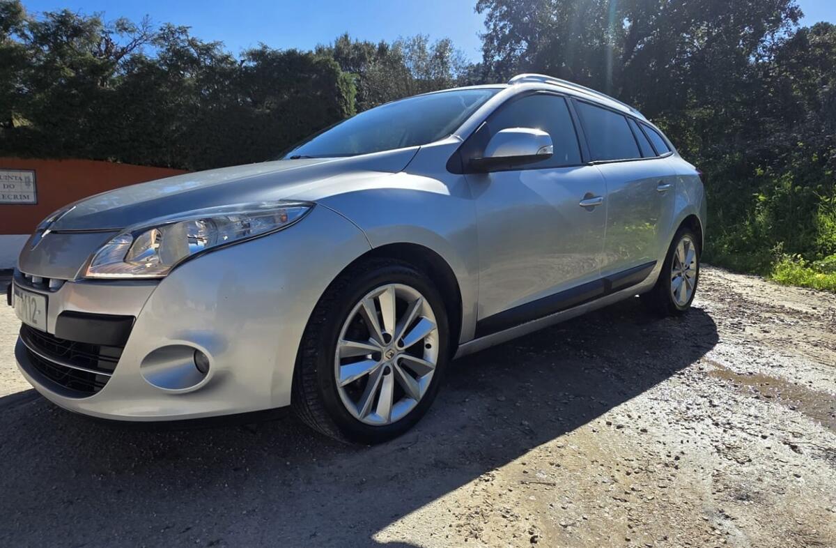 RENAULT Mégane ST 1.5 dCi Dynamique S EDC