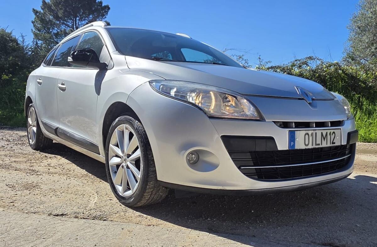 RENAULT Mégane ST 1.5 dCi Dynamique S EDC