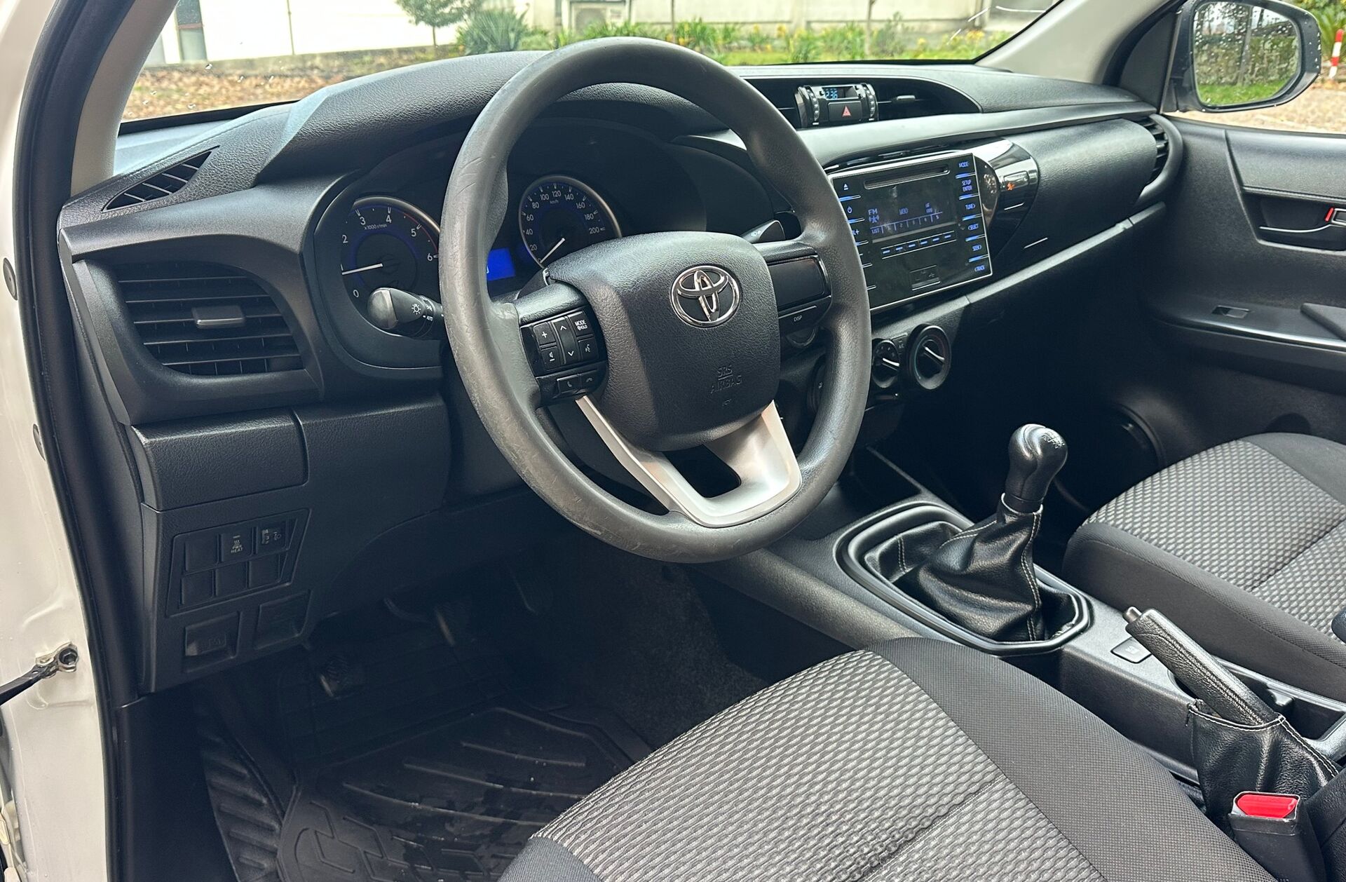 TOYOTA Hilux 2.4 D-4D 4WD CE Trial