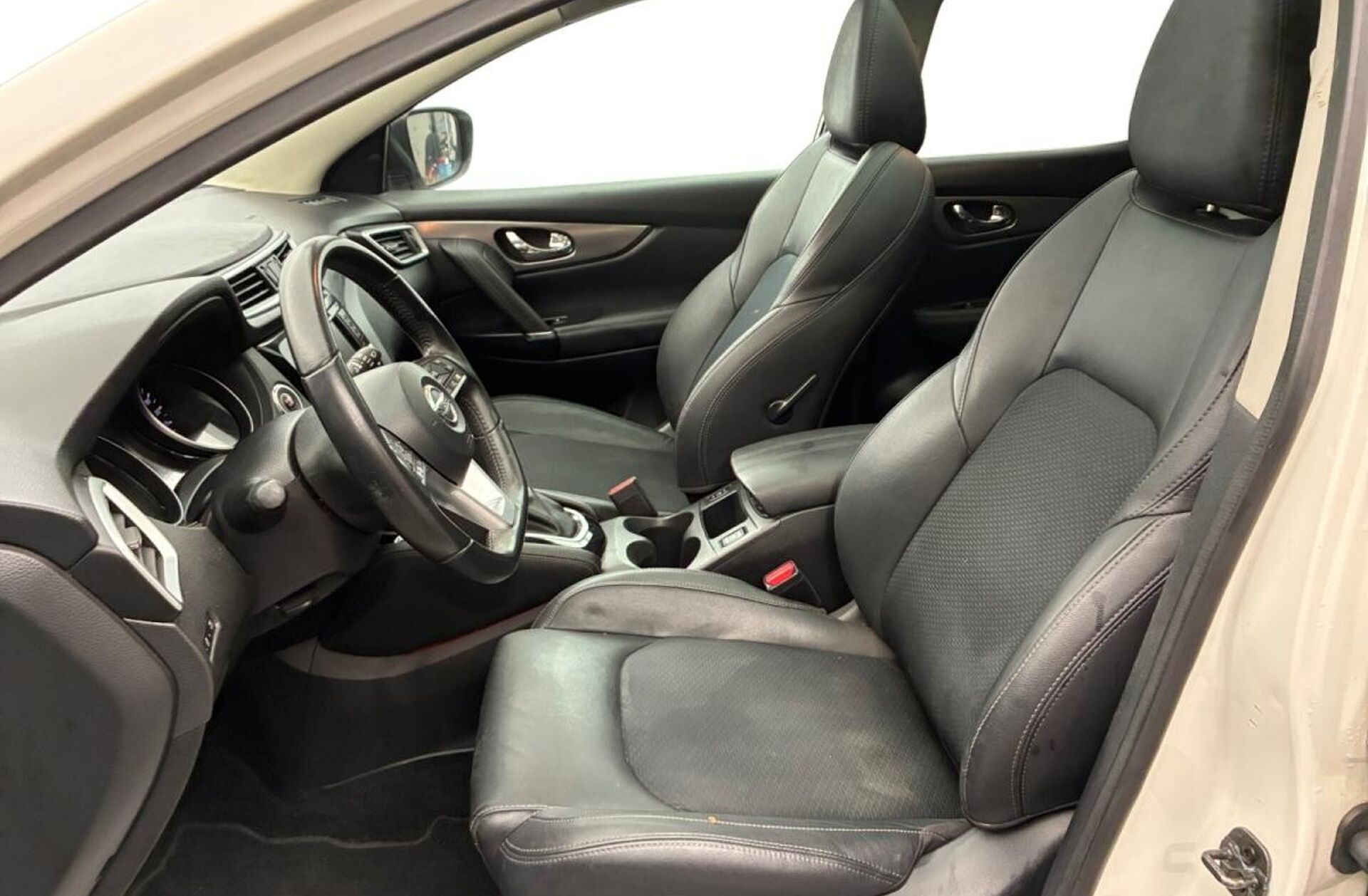 NISSAN Qashqai 1.3 DIG-T Tekna DCT