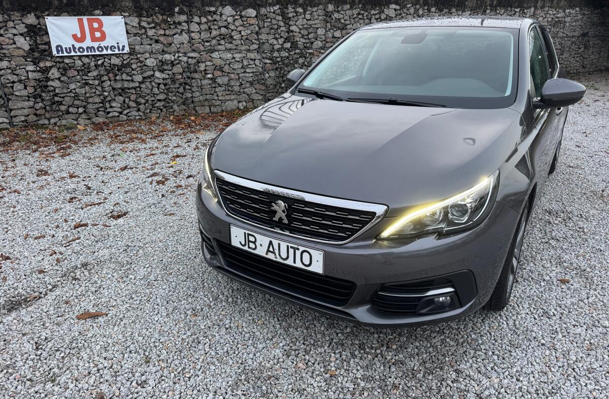 PEUGEOT 308 1.2 PureTech Allure