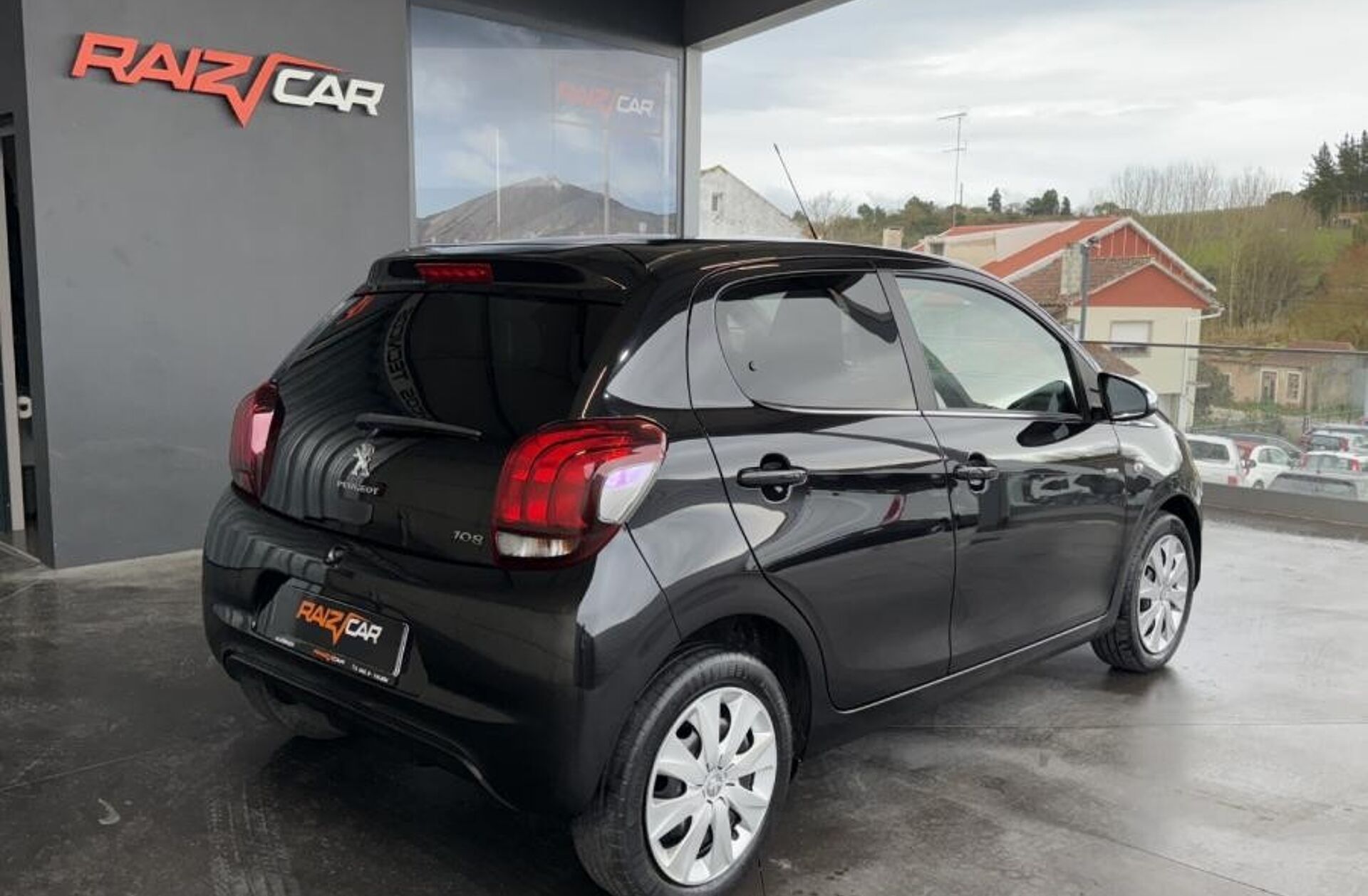 PEUGEOT 108 1.0 VTi Style