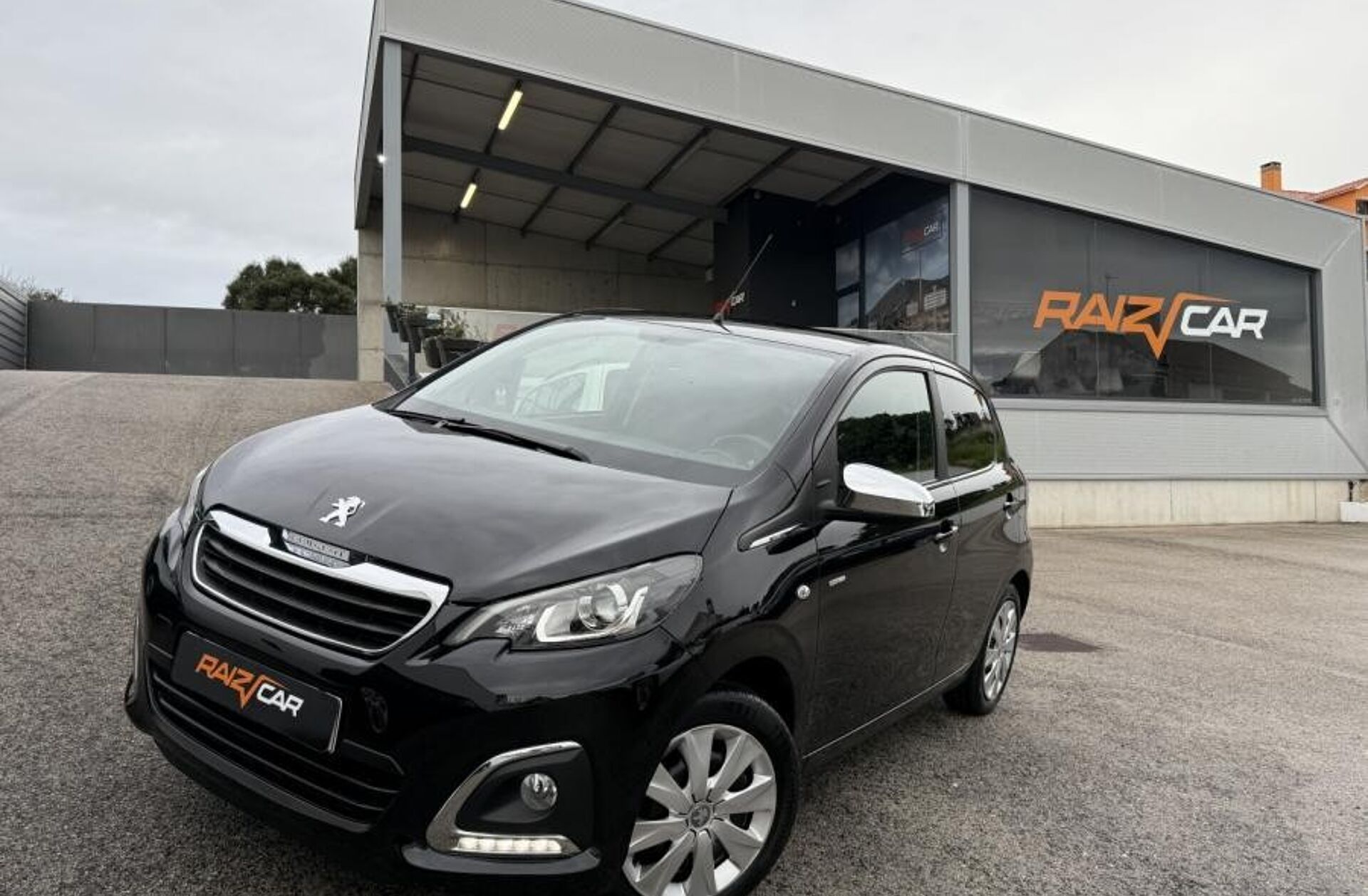 PEUGEOT 108 1.0 VTi Style