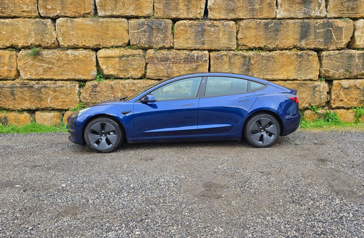 TESLA Model 3 Long Range Tração Integral