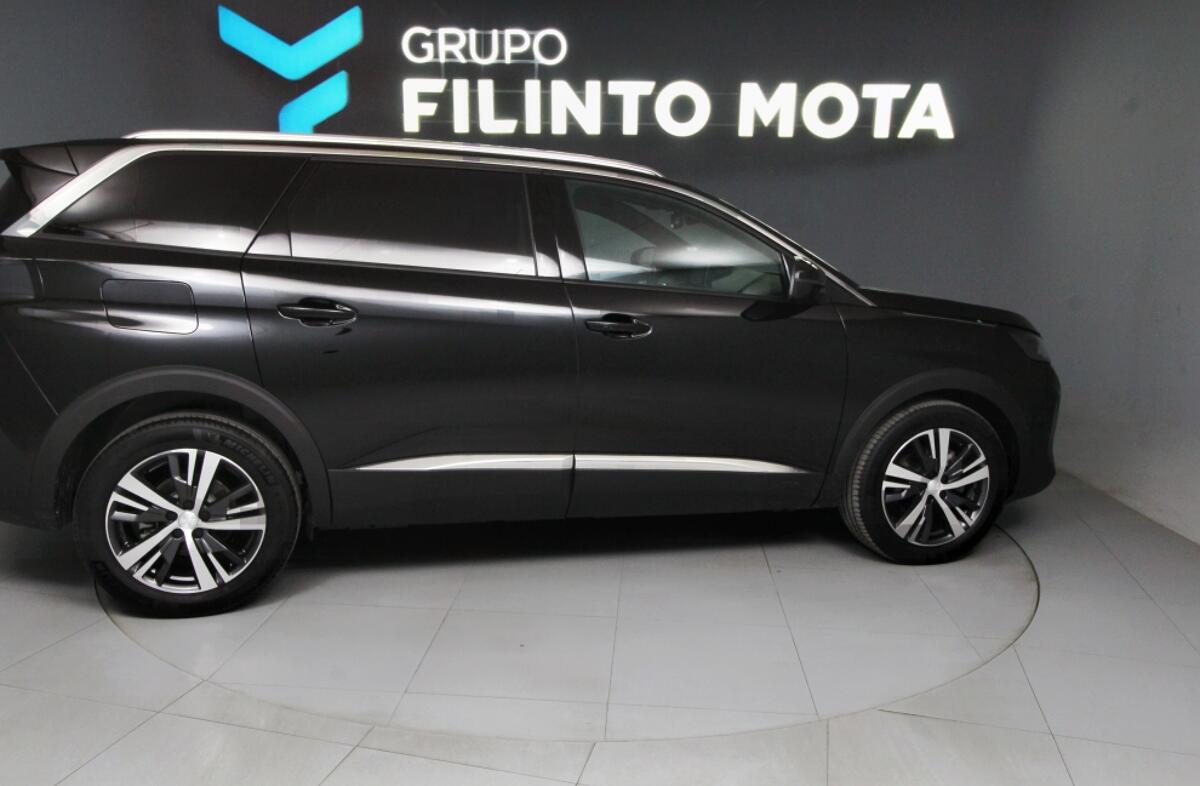 PEUGEOT 5008 1.2 PureTech Allure Pack EAT8