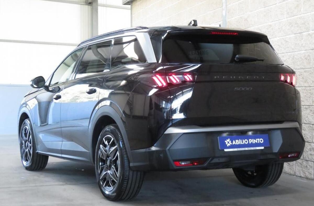 PEUGEOT 5008 1.2 Hybrid Allure e-DCS6