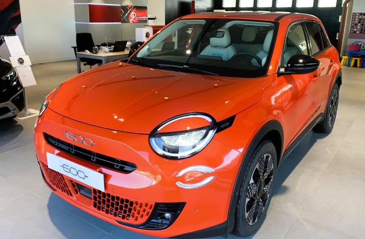 FIAT 600 e 54 kWh La Prima