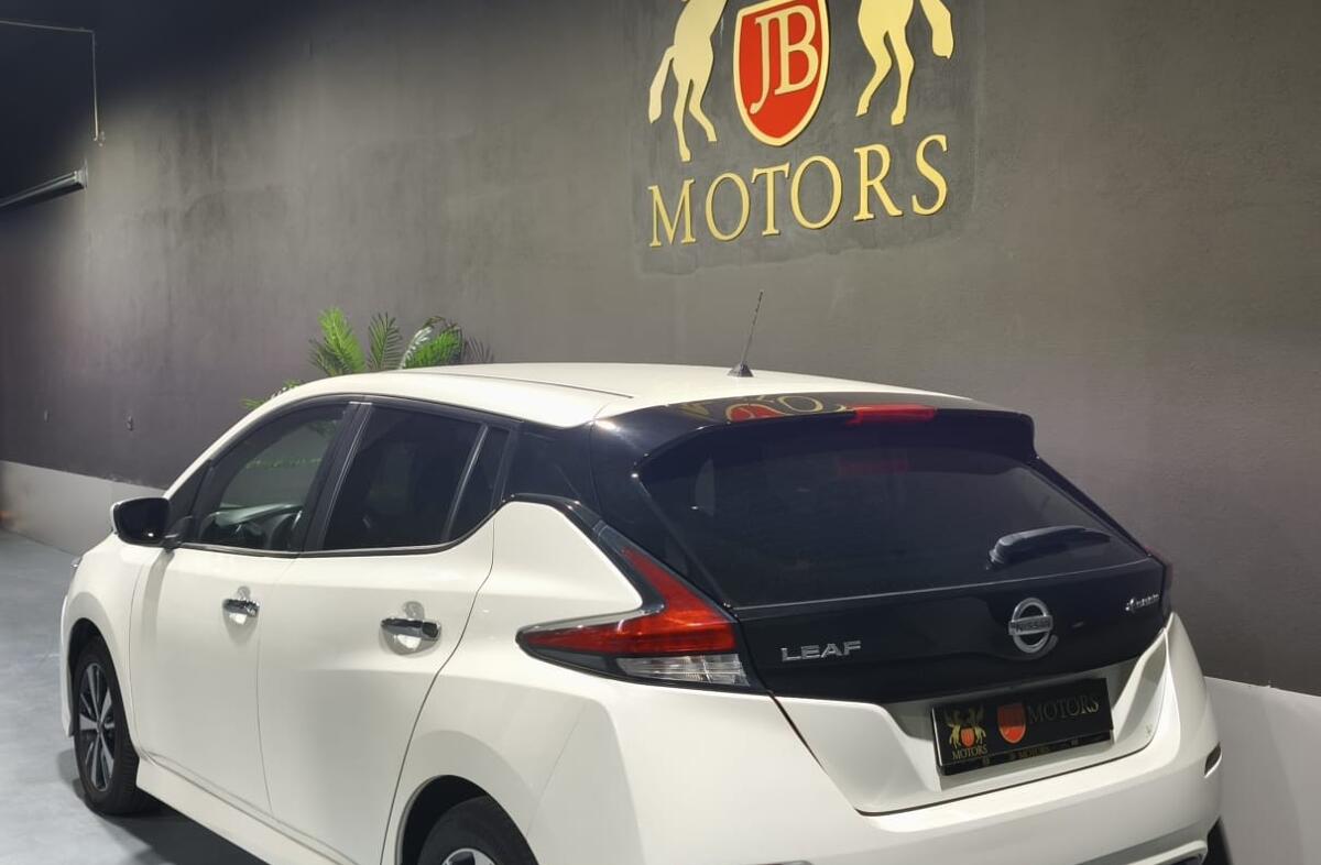 NISSAN Leaf N-Connecta Full Led