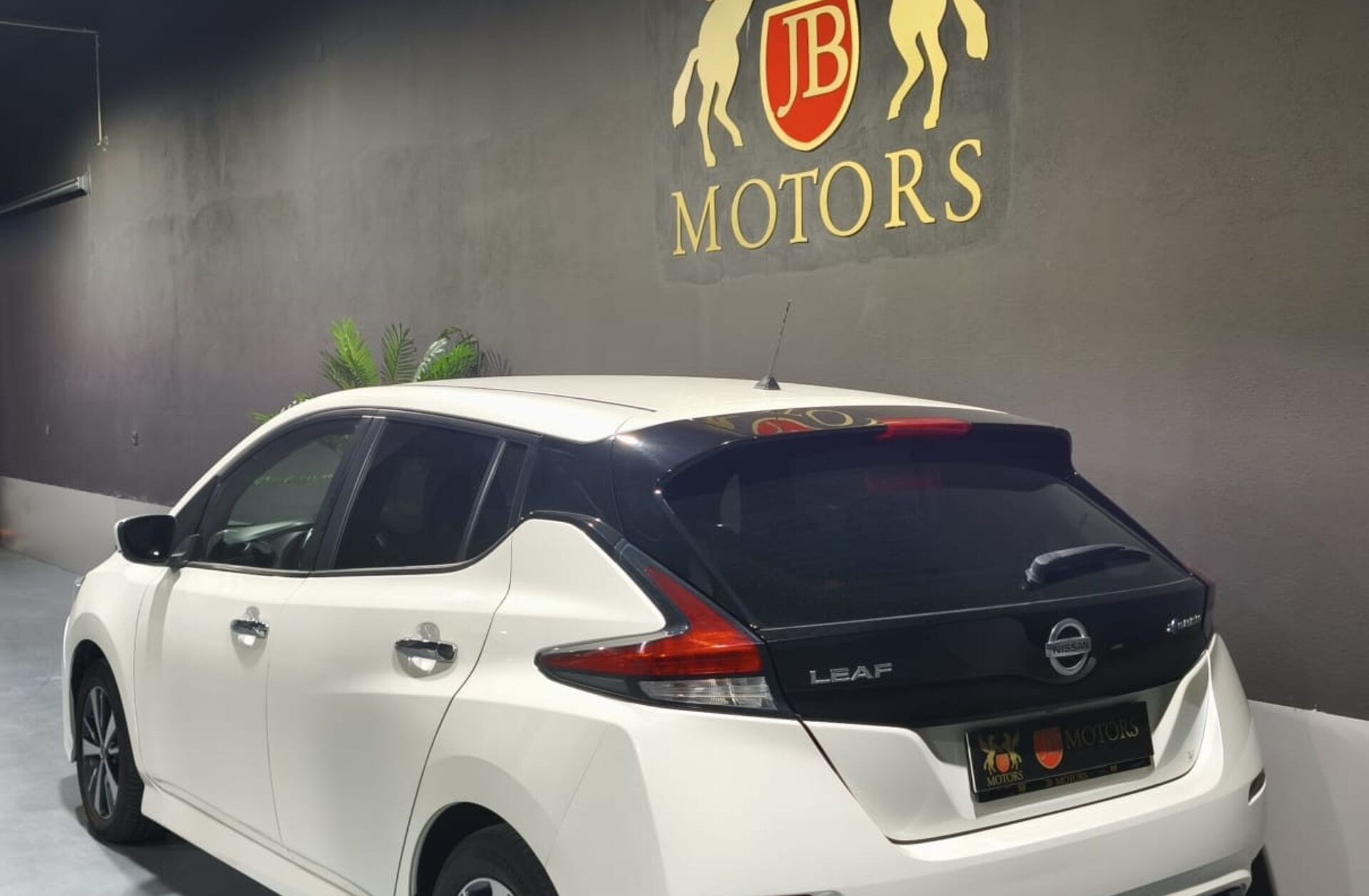 NISSAN Leaf N-Connecta Full Led