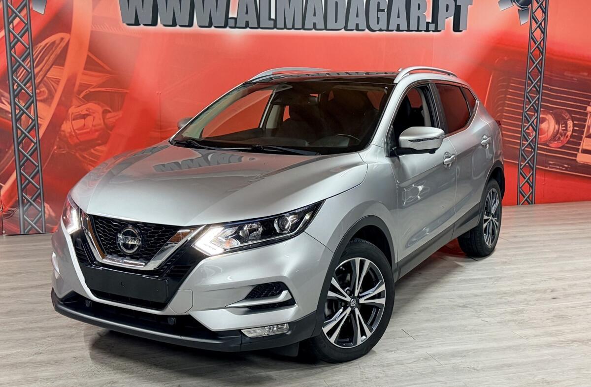 NISSAN Qashqai 1.2 DIG-T N-Connecta
