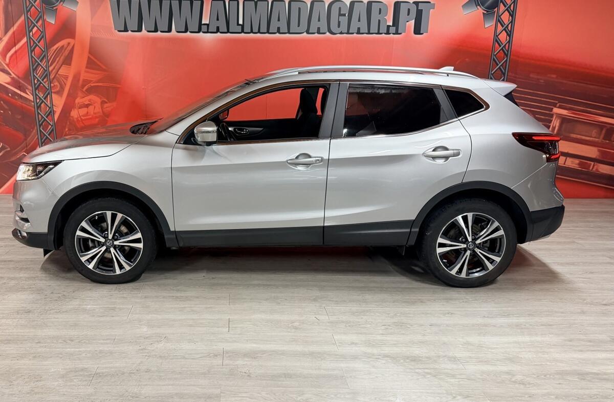 NISSAN Qashqai 1.2 DIG-T N-Connecta