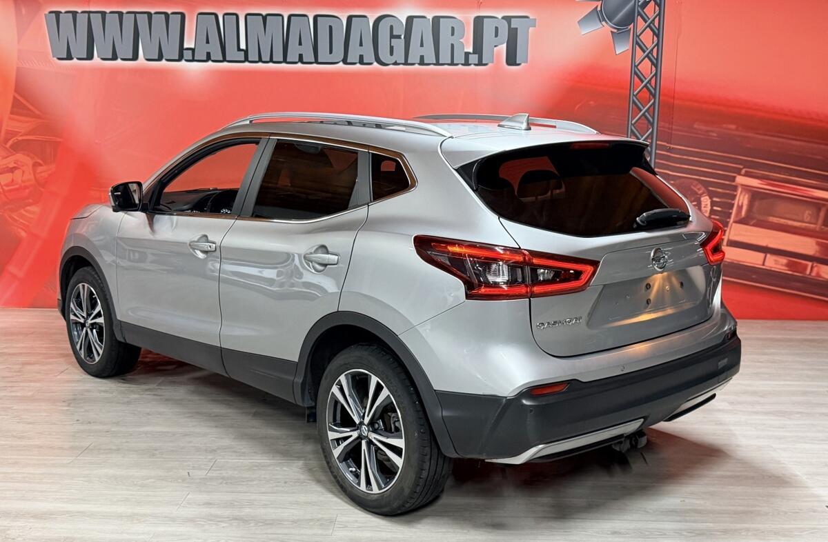 NISSAN Qashqai 1.2 DIG-T N-Connecta