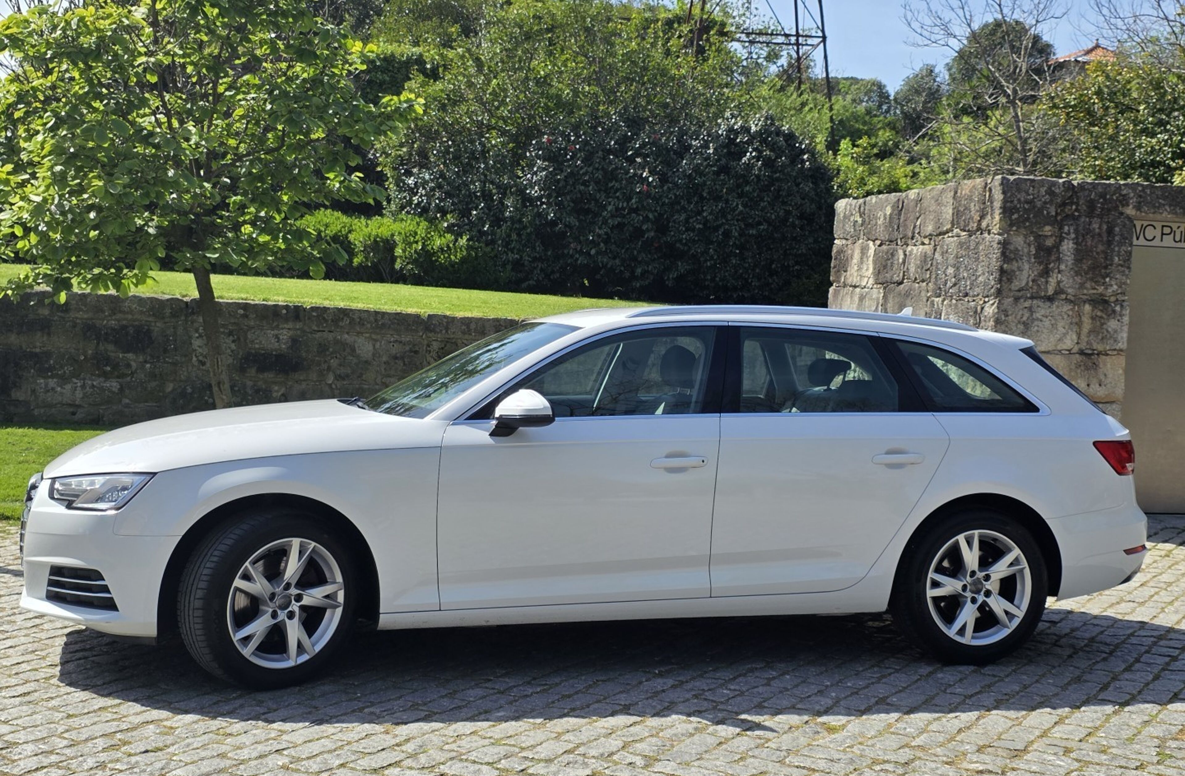 AUDI A4 2.0 TDI S tronic sport