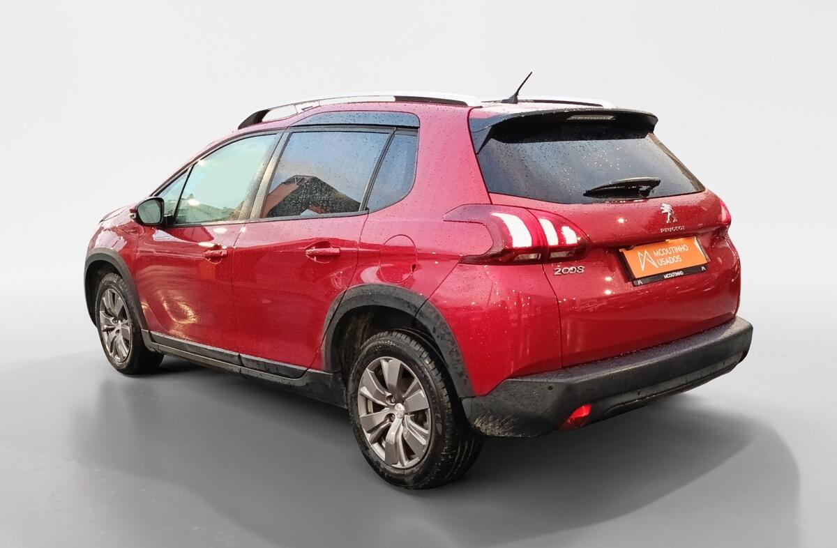 PEUGEOT 2008 1.2 PureTech Signature