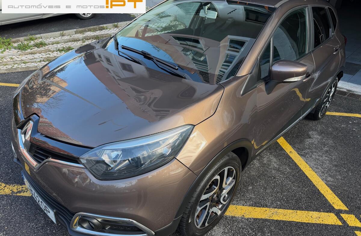 RENAULT Captur 0.9 TCE Exclusive