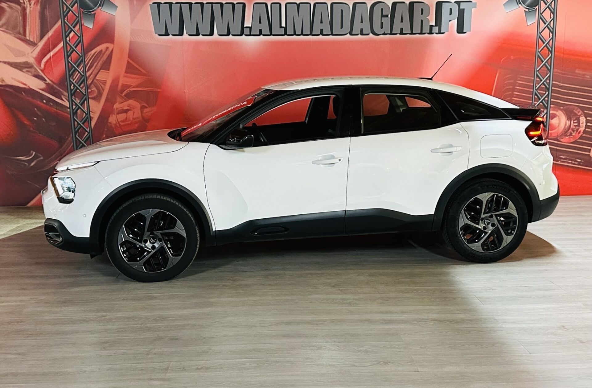 CITROEN C4 1.2 PureTech Shine Pack EAT8