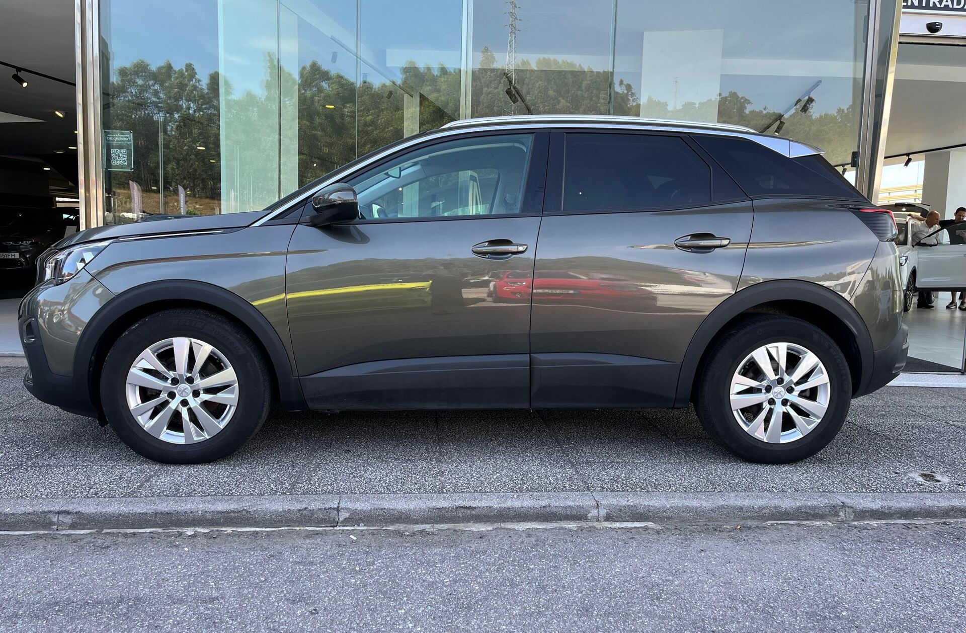 PEUGEOT 3008 1.5 BlueHDi Active